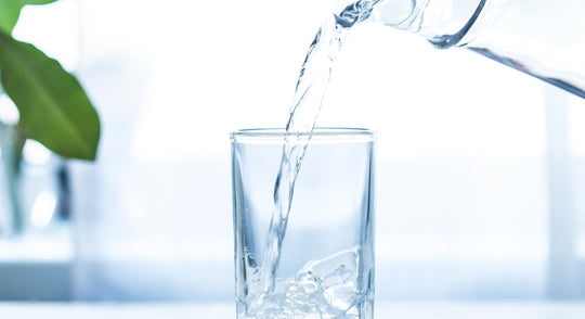 does drinking water help treat dry skin?