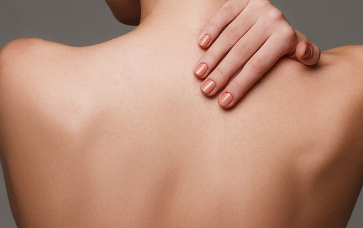 what causes itching in the middle of the back