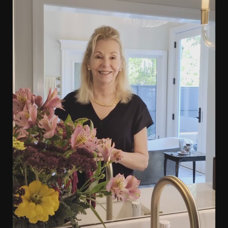 A personal video overview of Green tea antioxidant cream hydrates, reduces redness, inflammation, and protects against skin cancer.