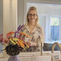 A personal video overview of this lightweight, deeply hydrating daily facial moisturizer to protect the skin with ceramides and squalane.